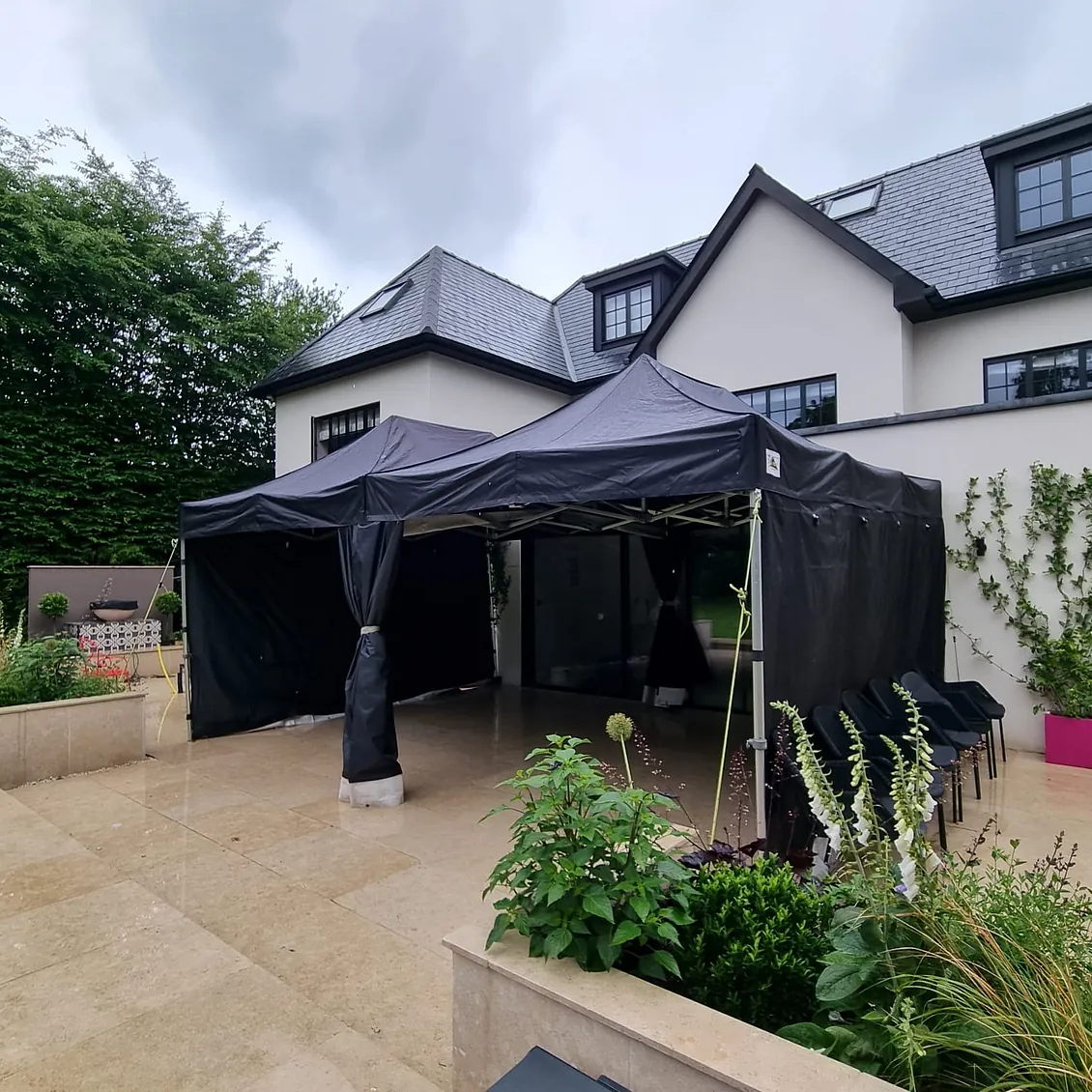 Black marquee